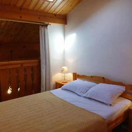 Apartment Duplex 7 Pers 2 Etoiles, Pied Des Pistes Et Randonnees, Parking, Balcon, Wifi Optionnel - Fr-1-342-202 Beaufort (Savoie)